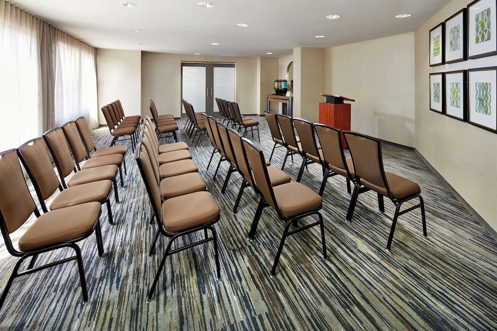 Hilton Garden Inn San Diego Mission Valley Stadium 60/67