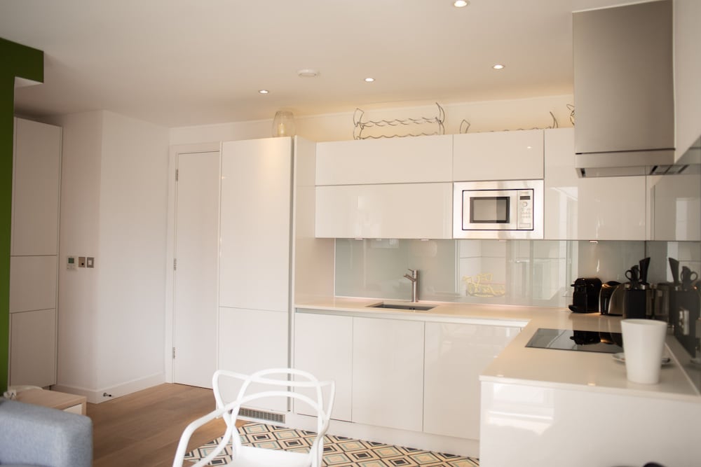 Avant Garde Apartments By Squa.Re 32/43