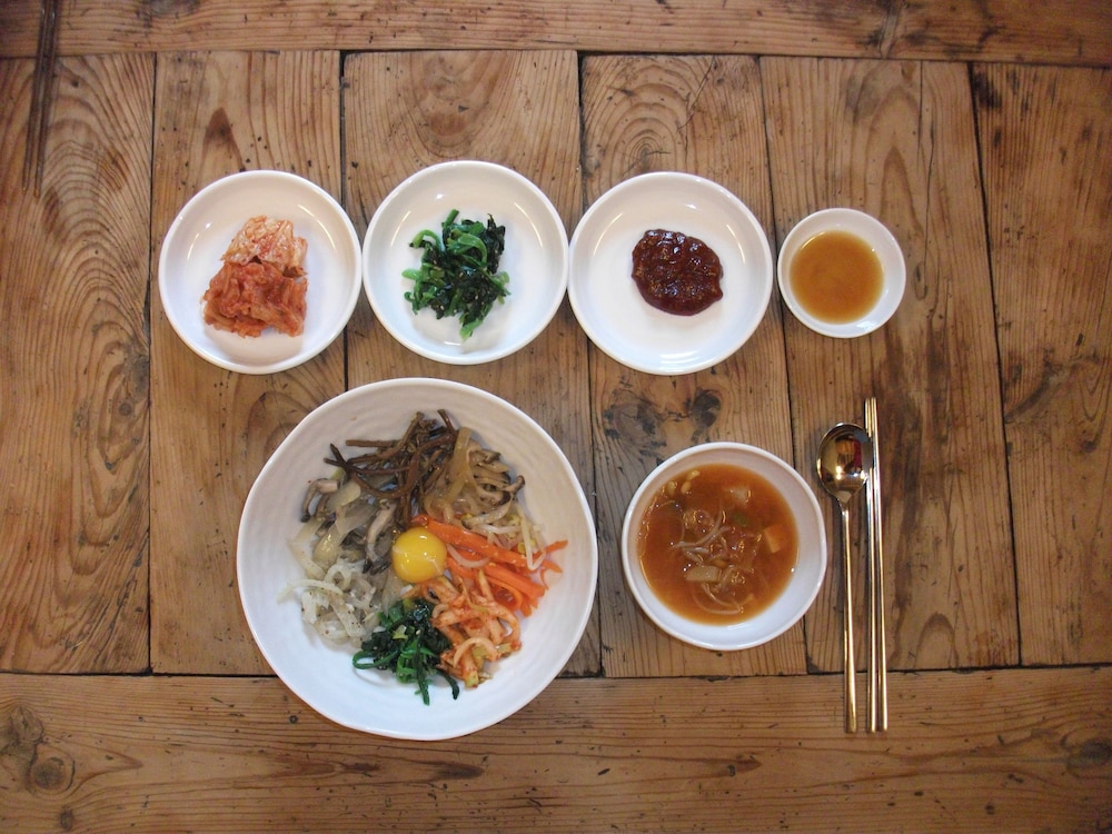 So Hyeon Dang Hanok Guesthouse 65/67