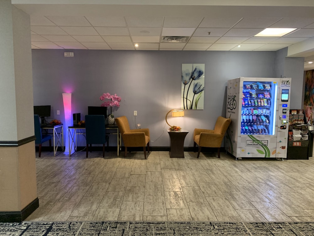 Albany Airport Inn 25/50