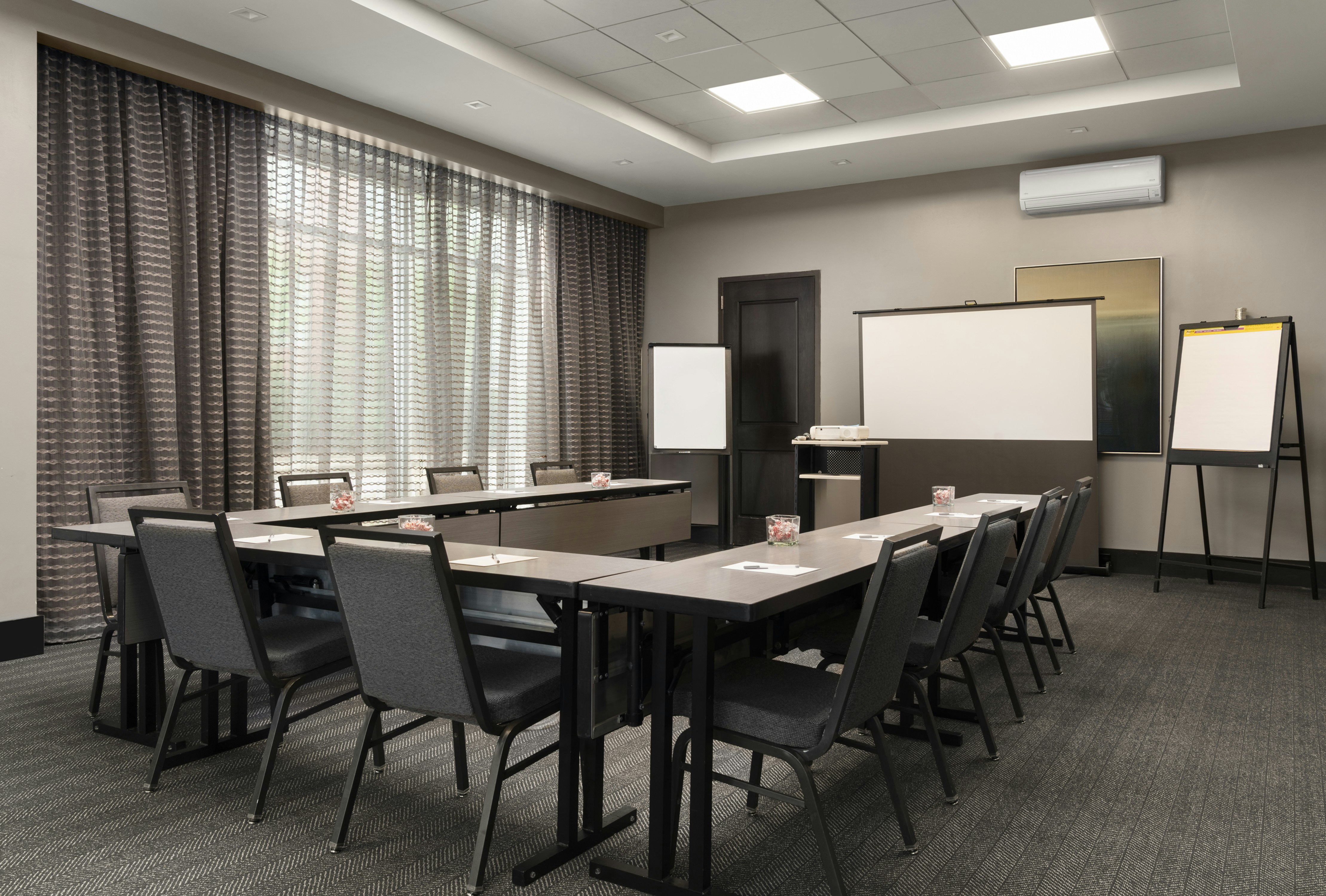 Hampton Inn And Suites Worcester Ma 56/65