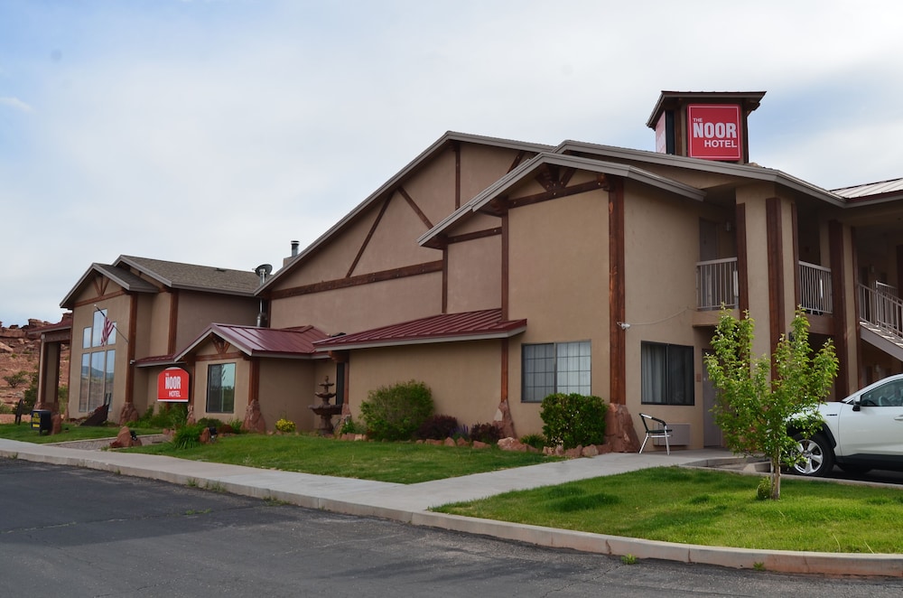 The Noor Hotel 4/50