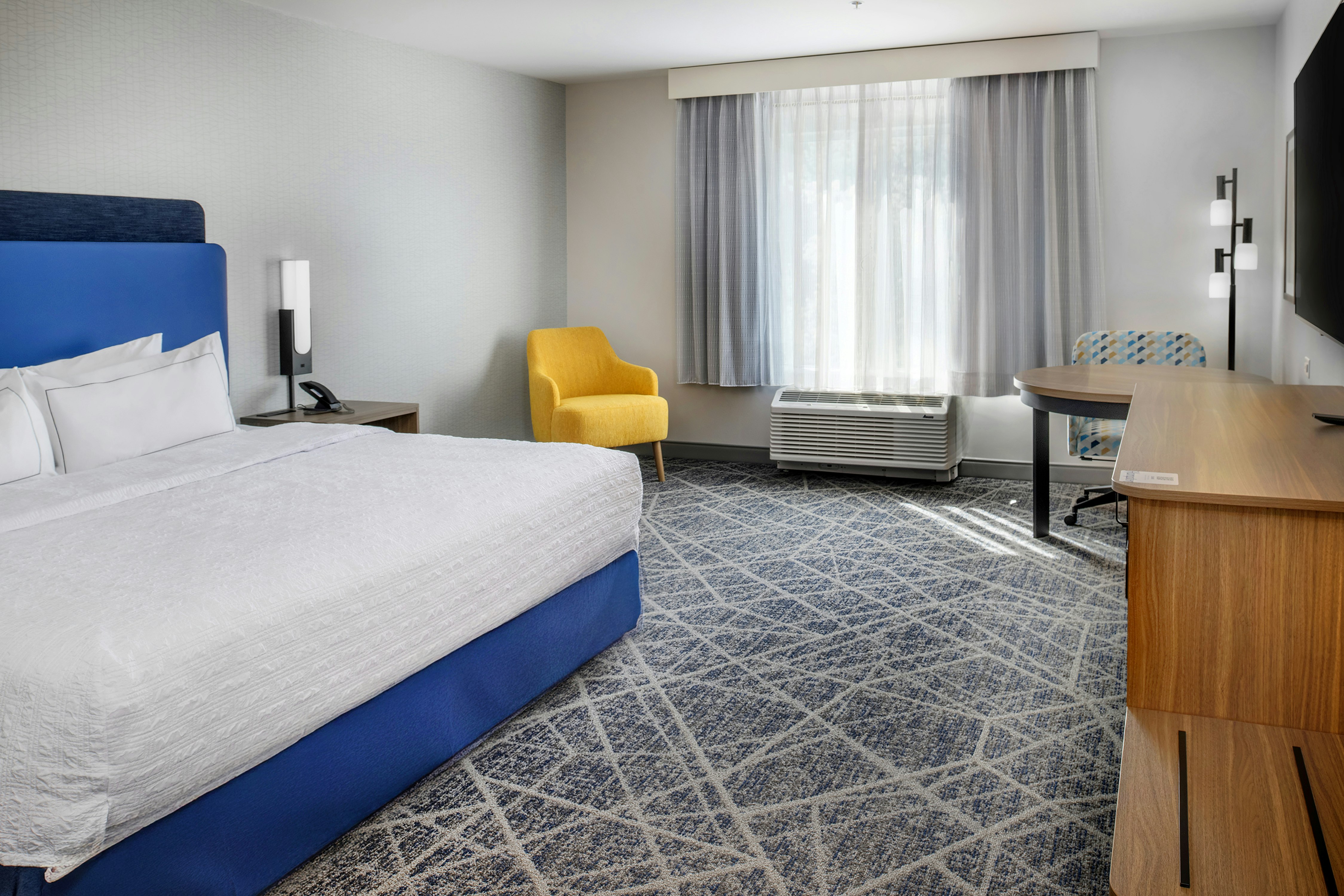 ROOM, KING BED, ACCESSIBLE