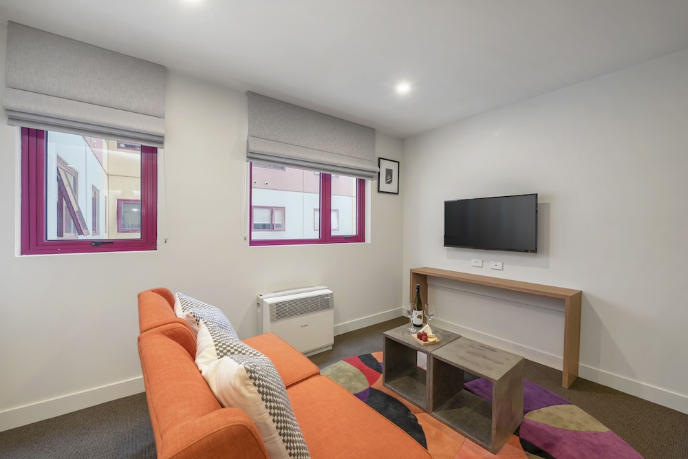 PLUM SERVICED APARTMENTS CARLTON 28/40