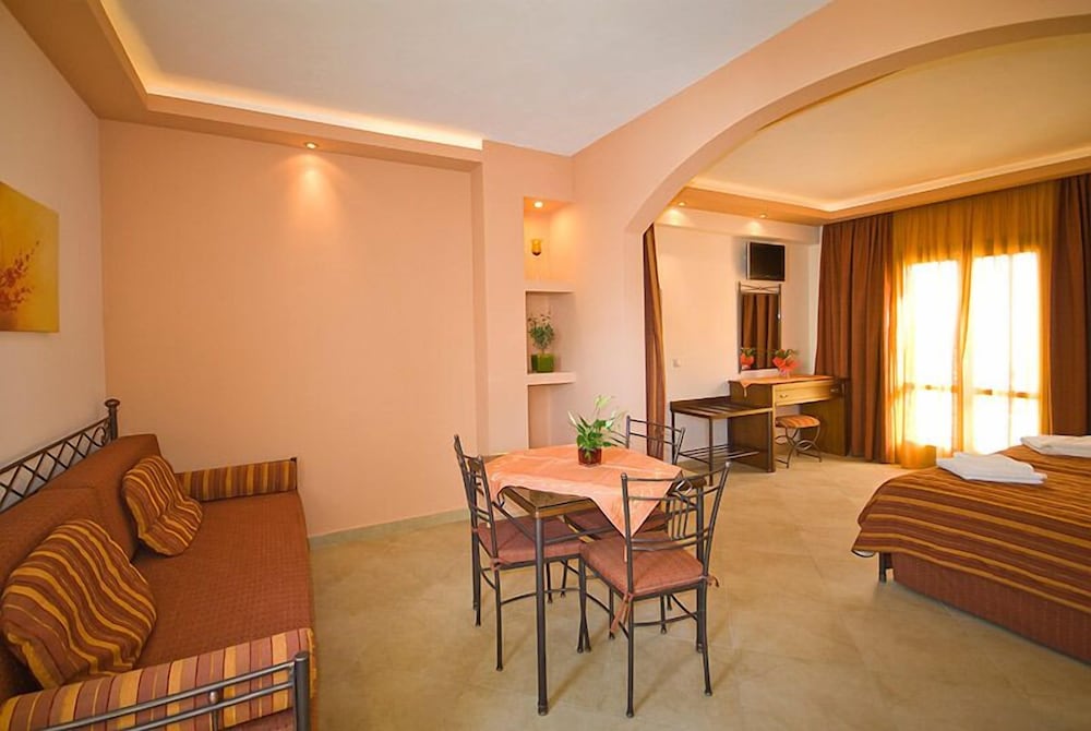 Hotel Anassa 36/50