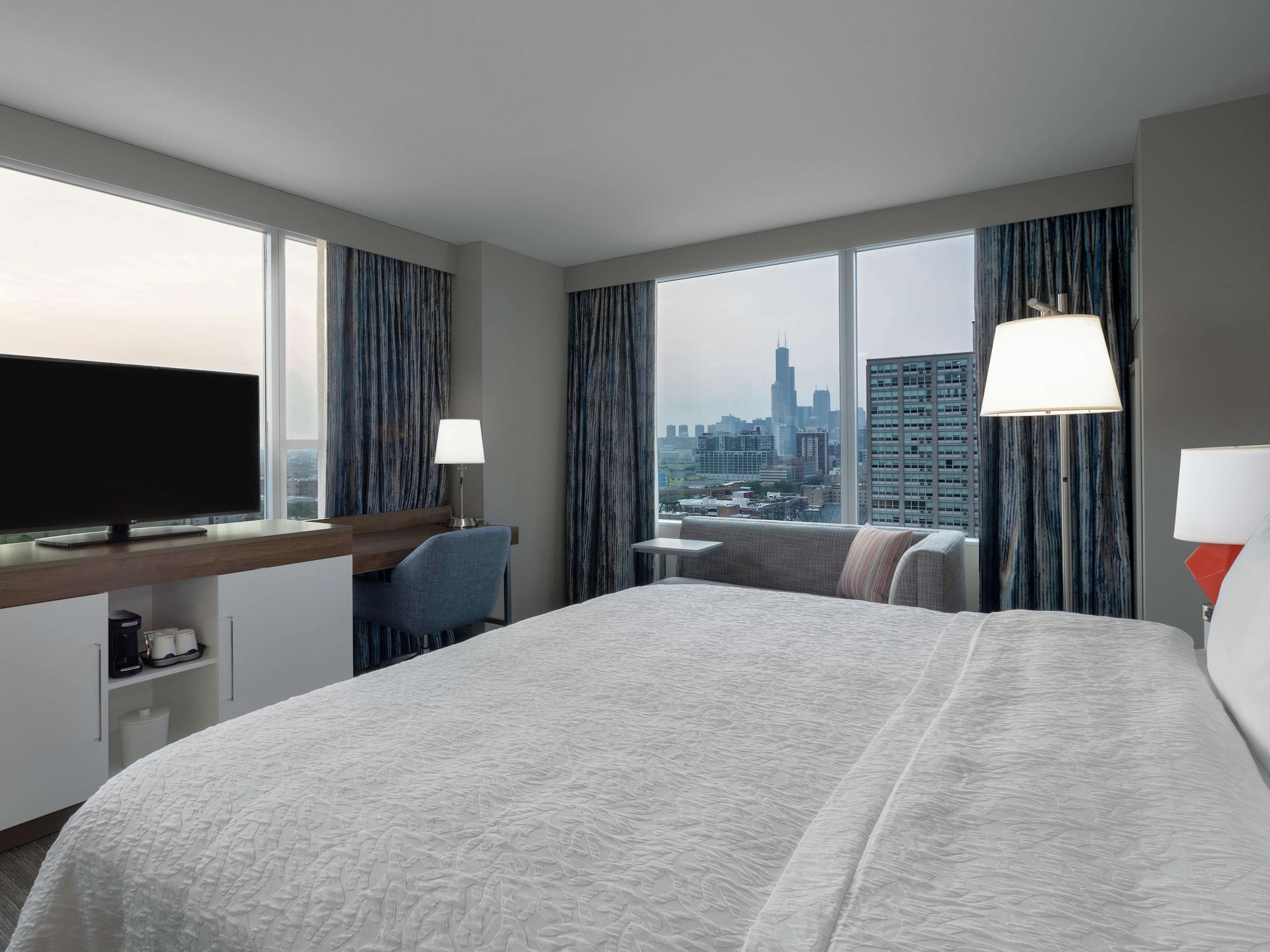 ROOM, KING BED, SOFA