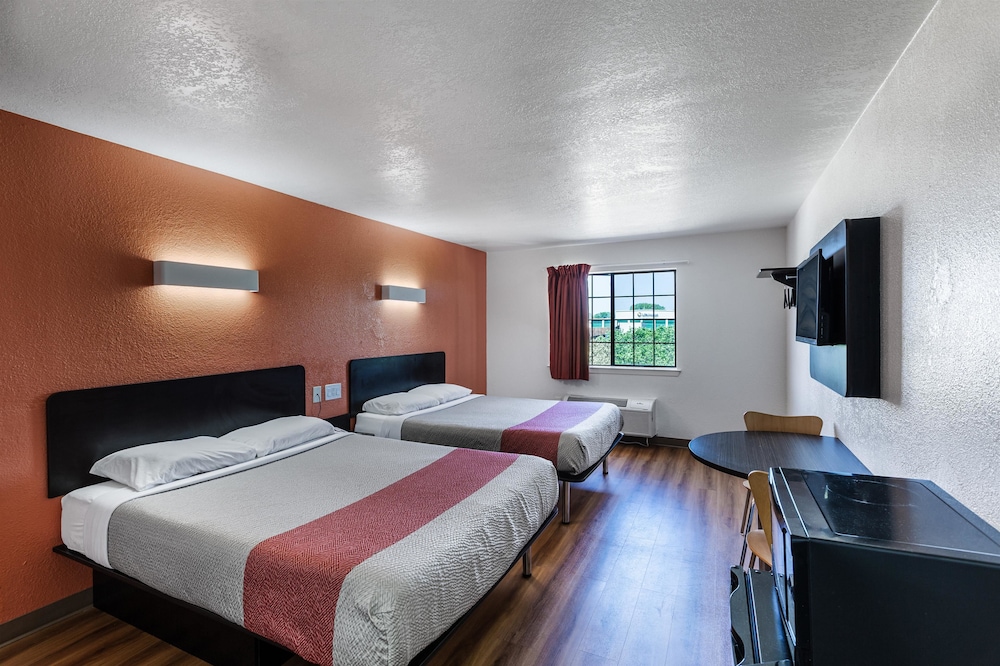 Motel6 Bedford, TX - Fort Worth 13/38