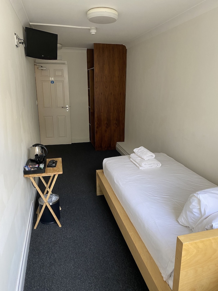 Chelsea Guest House 39/67