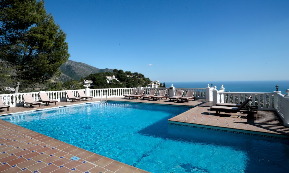 Macdonald La Ermita Resort in MIJAS COSTA