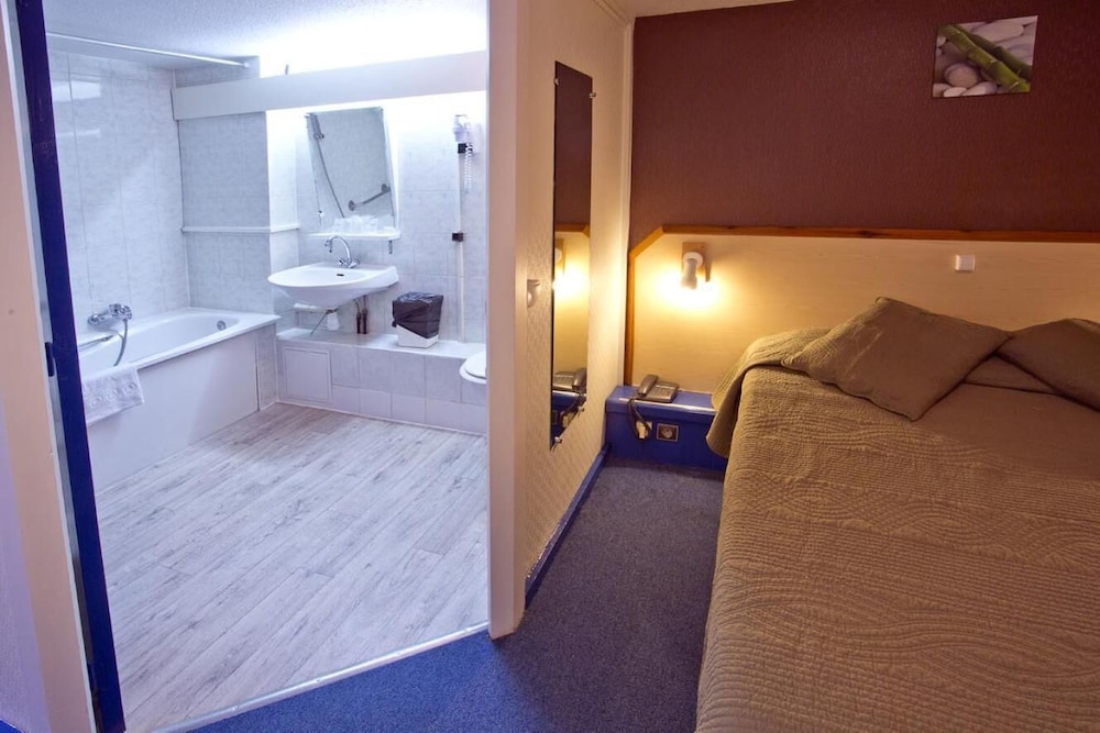 Hipotel Paris Marne la Vallée 36/48