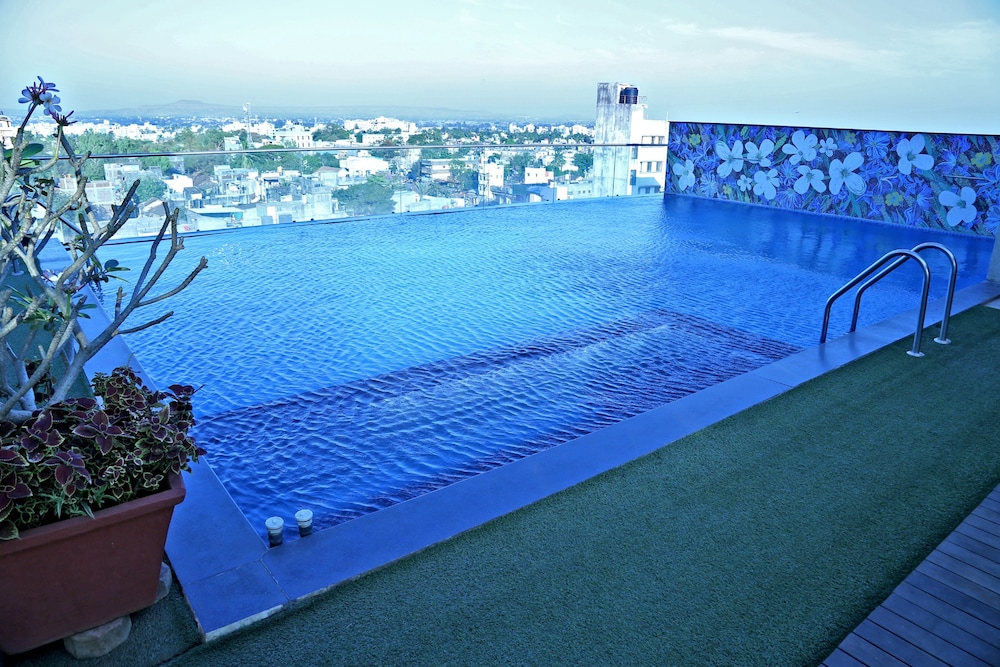 Hotel Vrishali Executive 35/61