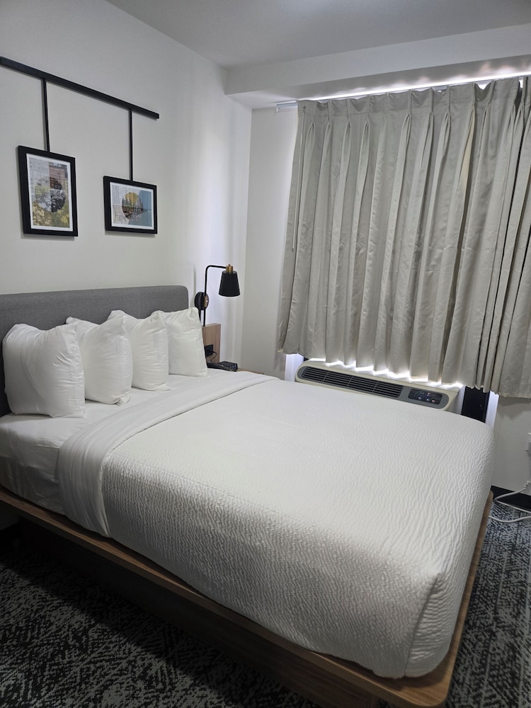 EFFICIENCY, SINGLE BED, ACCESSIBLE