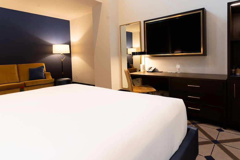The Exchange Sacramento, Curio Collection by Hilton 16/48