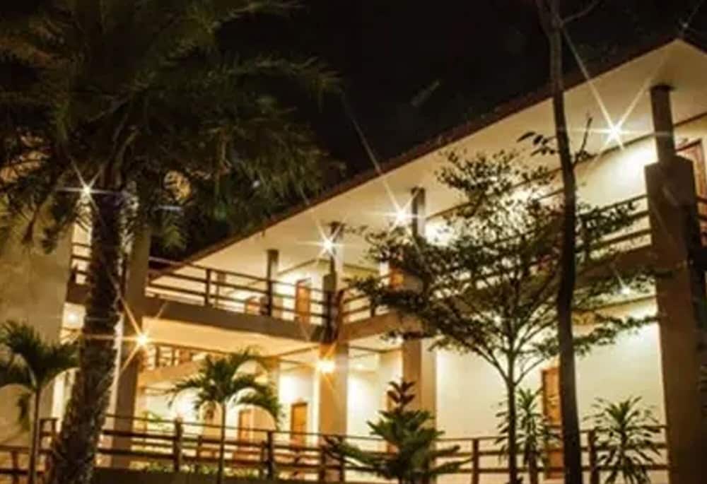 Fahluang Resort 9/50
