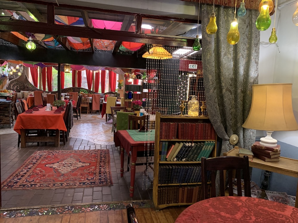 Rabbit Hole Hotel 34/50