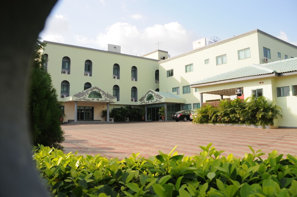 Crystal Palm Hotel 46/49