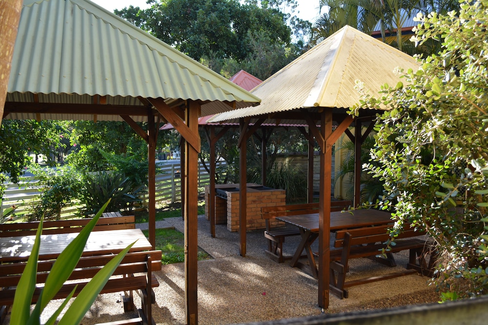 RAINBOW GETAWAY HOLIDAY APARTMENTS 67/69
