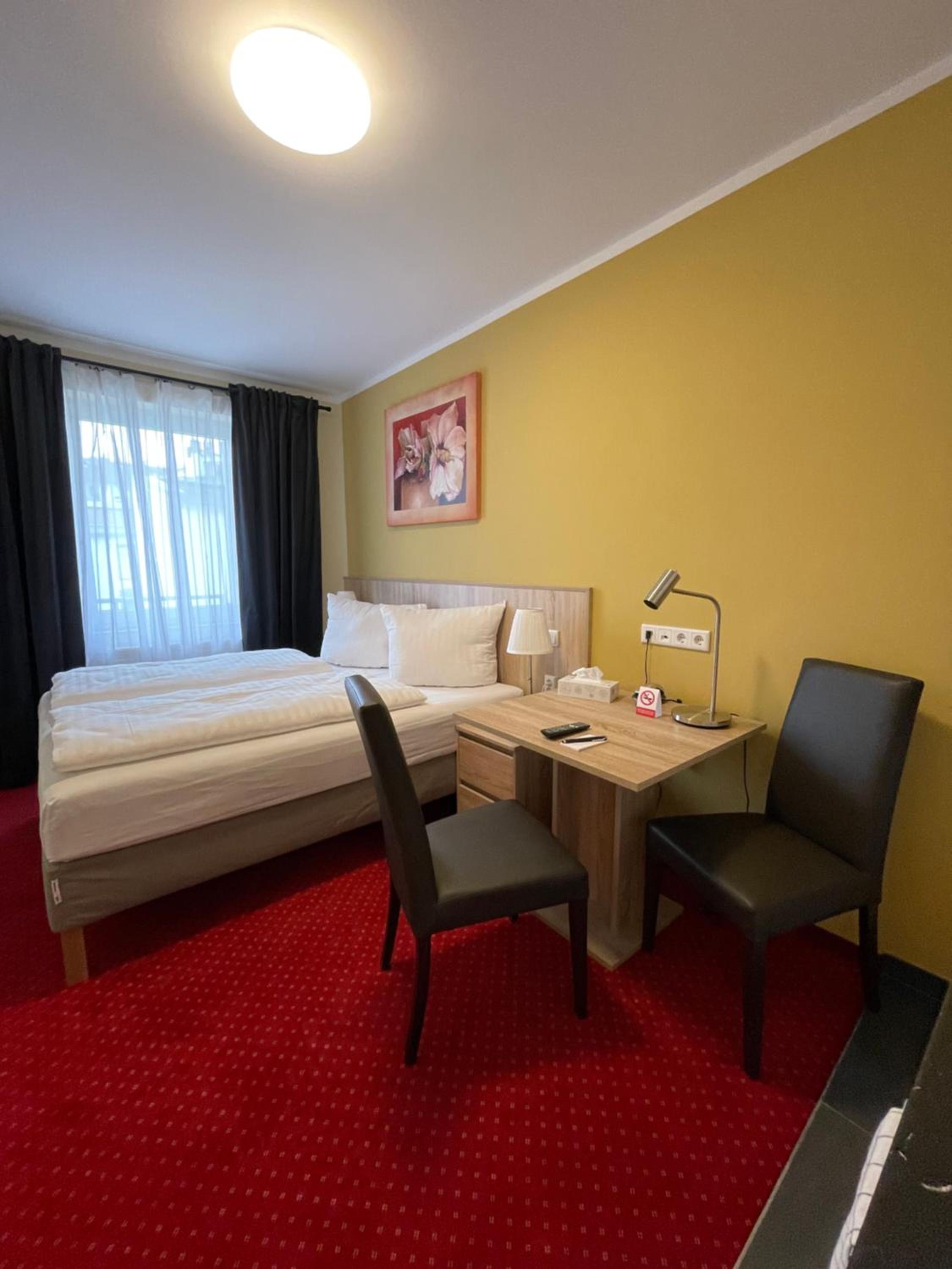 Room, Double Bed