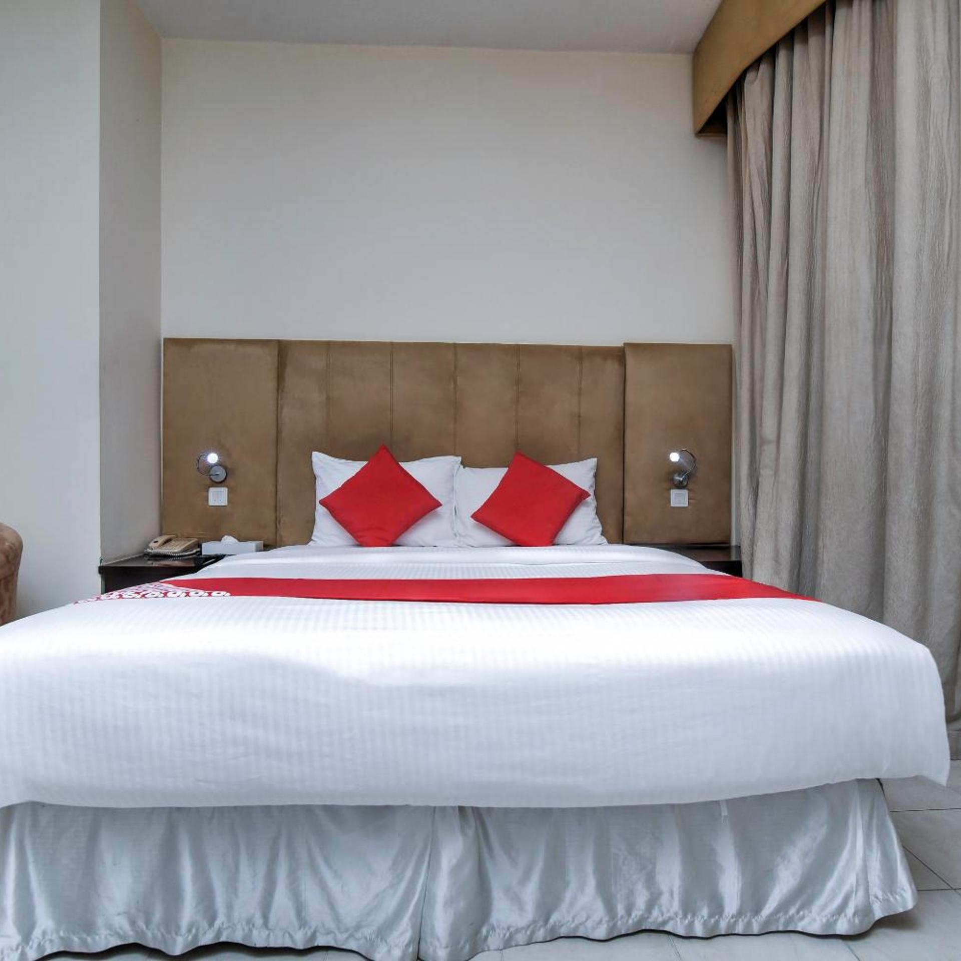 Room at Parkside Suites Discovery Gardens, DUBAI