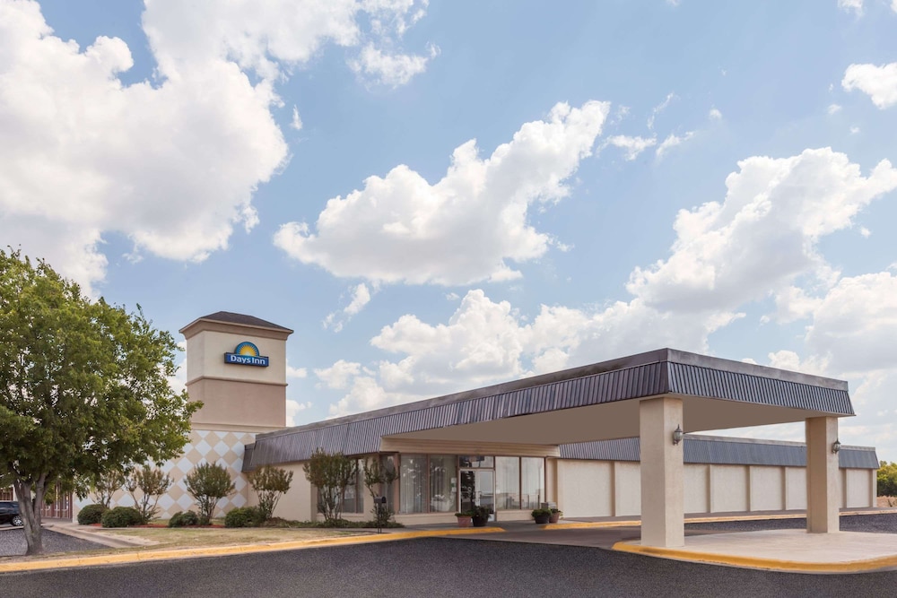 Days Inn By Wyndham Hillsboro Tx 35/37