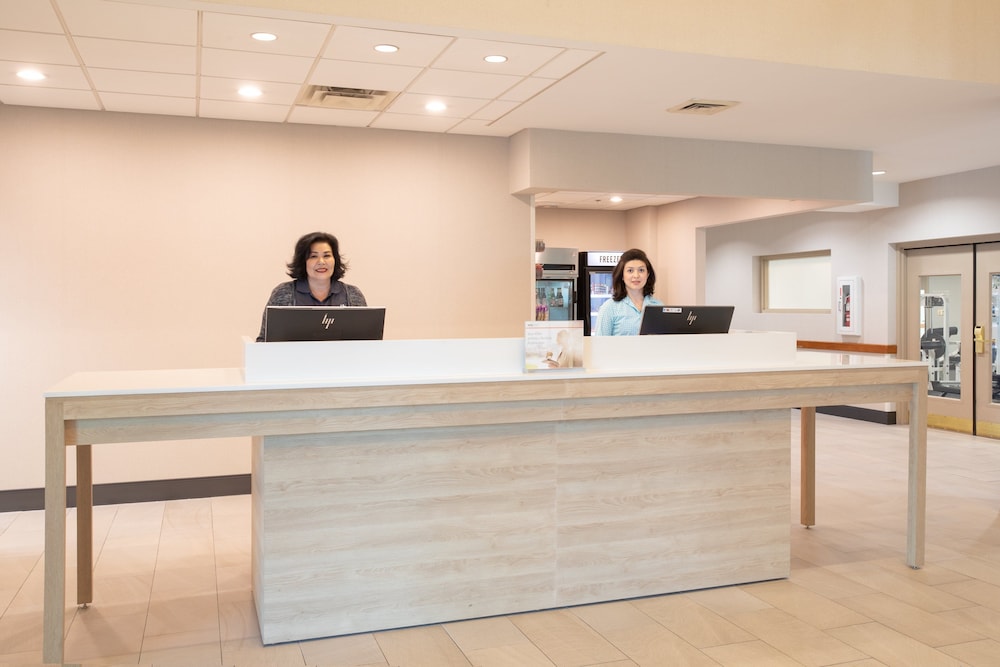 Holiday Inn and Suites Goodyear West Phoenix Area, an IHG Hotel 10/44