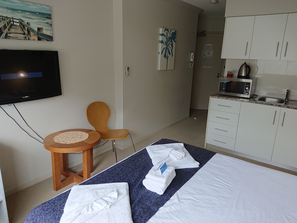 SCARBOROUGH BEACH RESORT 31/72