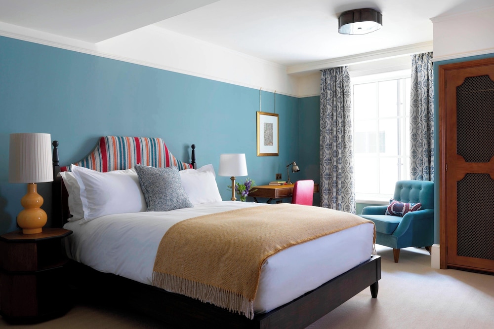 CLASSIC, DOUBLE BED, PARK VIEW