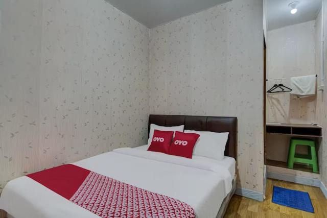 OYO 3198 Sukomanunggal Inn 11/49