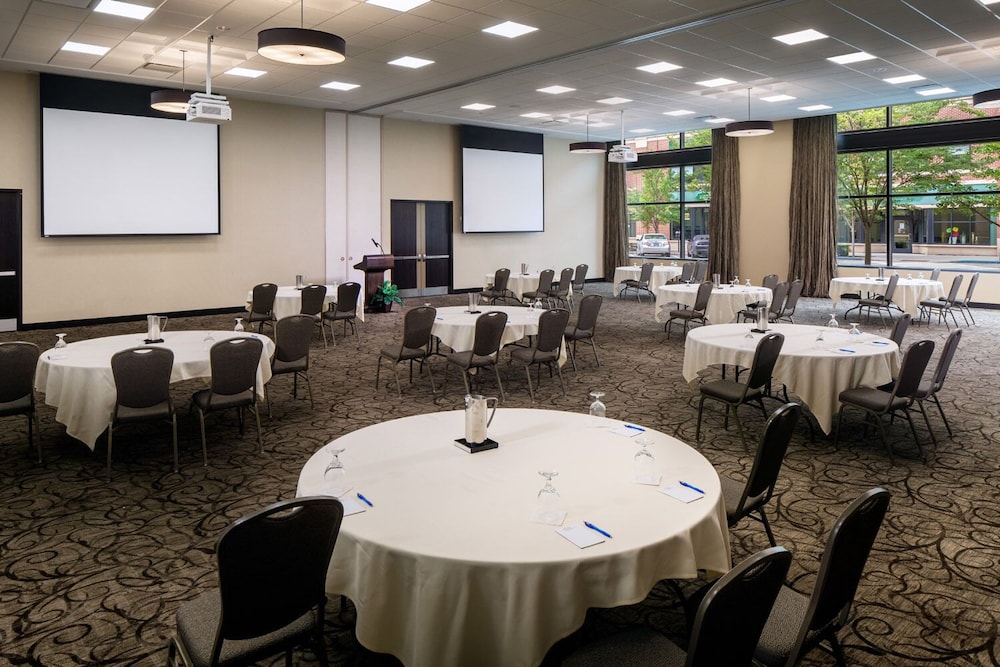 Kent State University Hotel and Conference Center 28/31