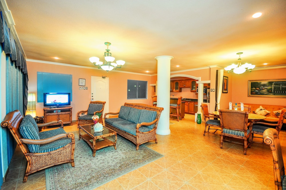 Monaco Suites De Boracay 22/44