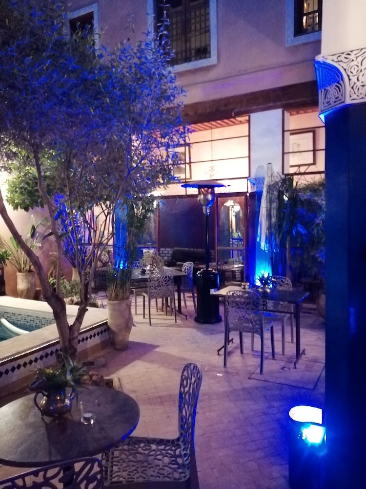 RIAD TARA 69/77
