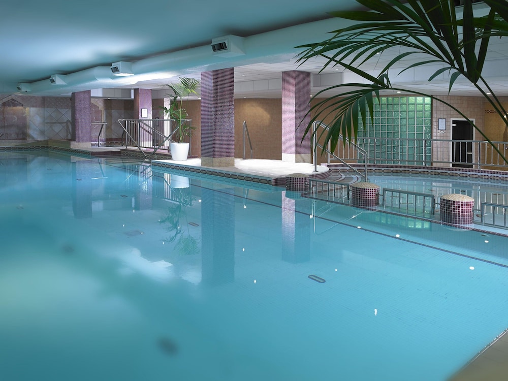 Camden Court Hotel 7/58