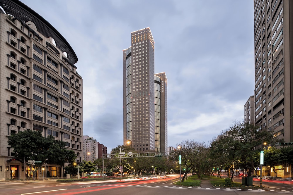 Shangri-La Far Eastern, Taipei 75/79