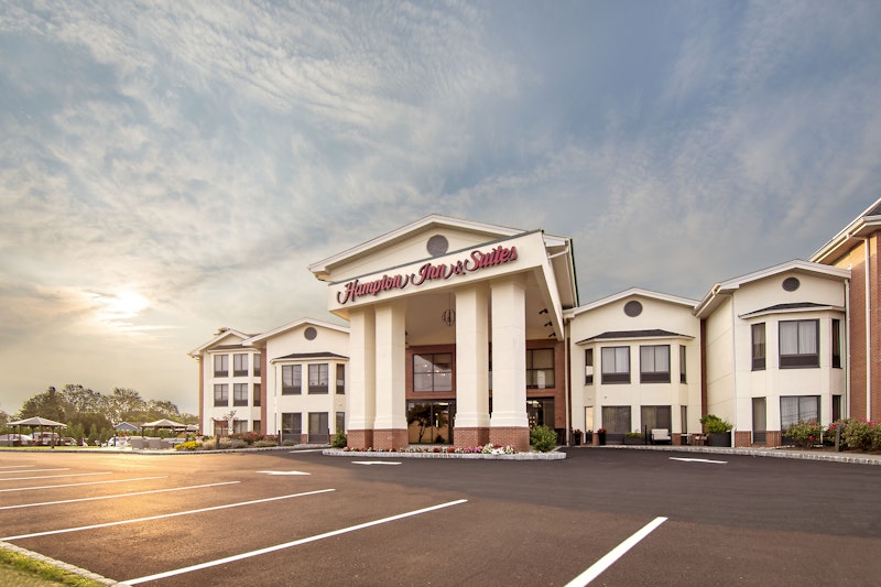 Hampton Inn Suites Fairfield 57/61