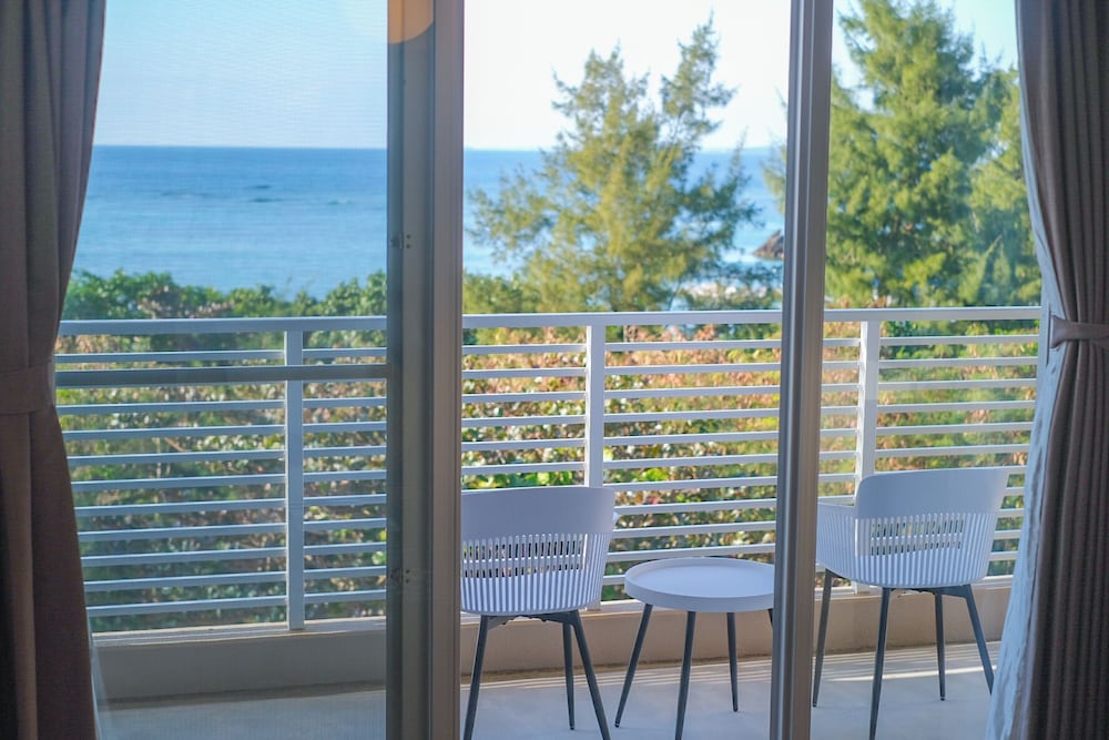 Odysis Onna Resort Hotel 57/72