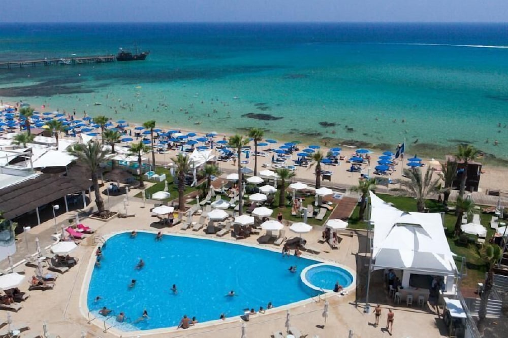 Vrissaki Beach Hotel 42/50