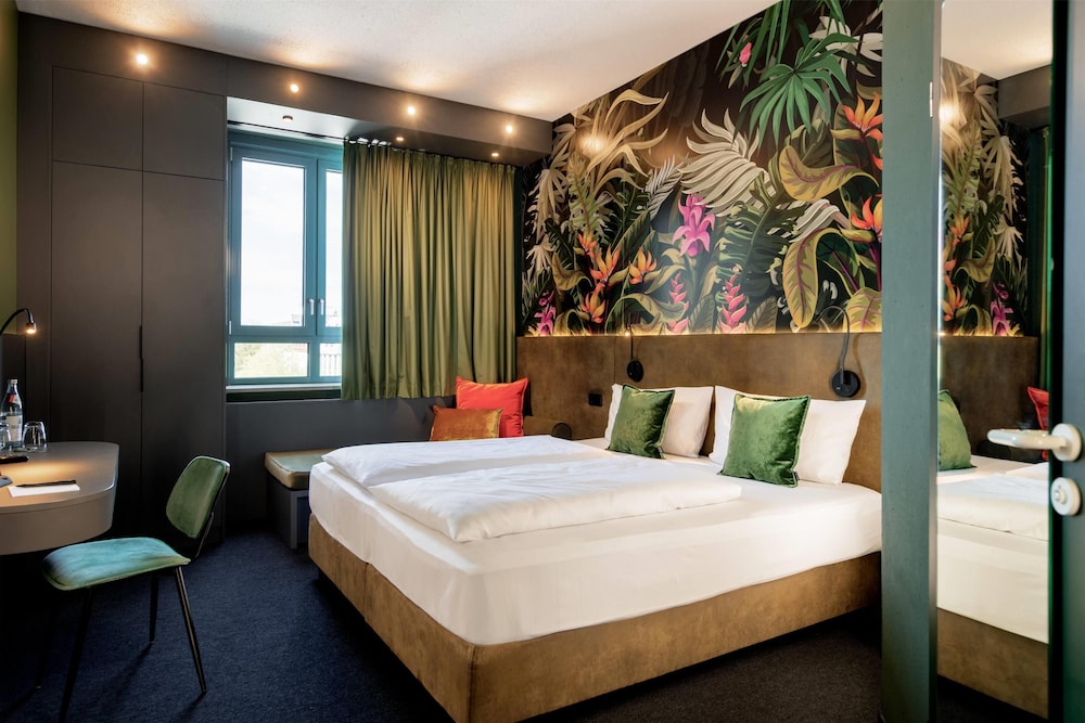 Rugs Hotel Augsburg, Trademark Collection by Wyndham 25/50