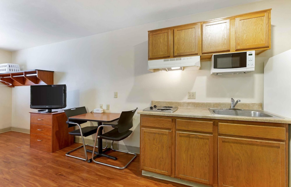 Extended Stay America Select Suites - Phoenix - West 43/52