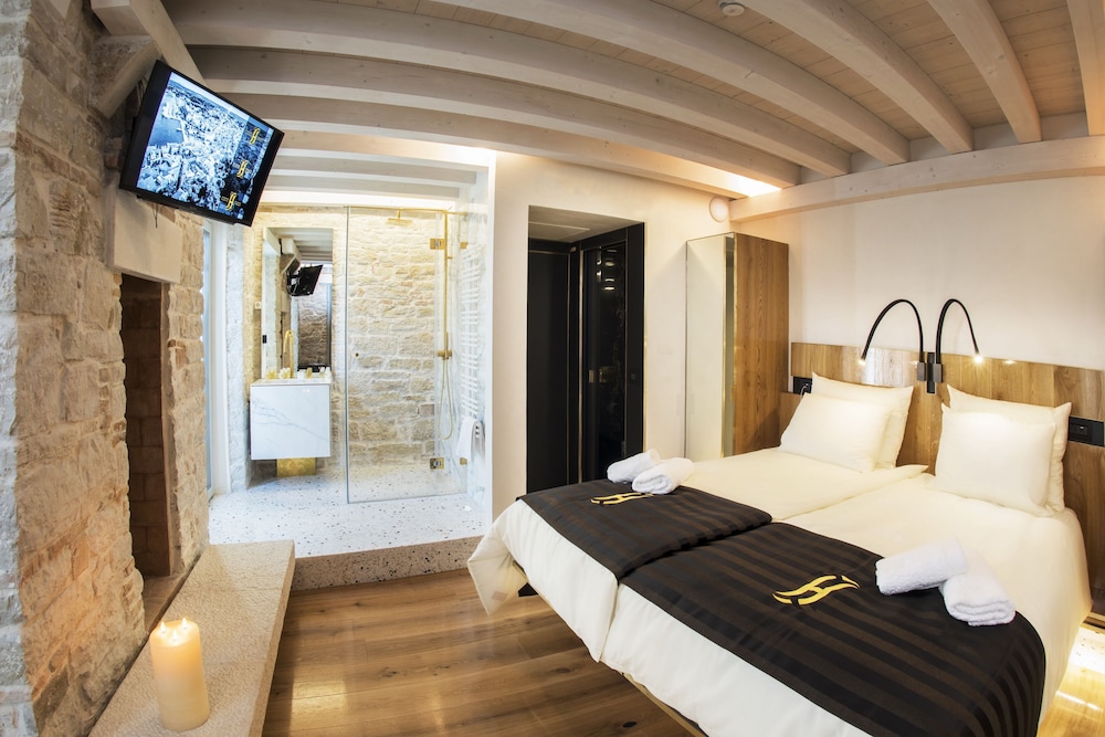 PALAZZO, SUPERIOR, DOUBLE BED, BALCONY