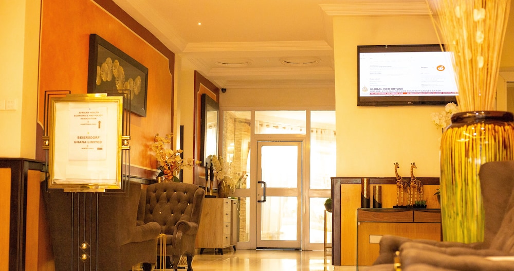 Airport West Hotel 45/75