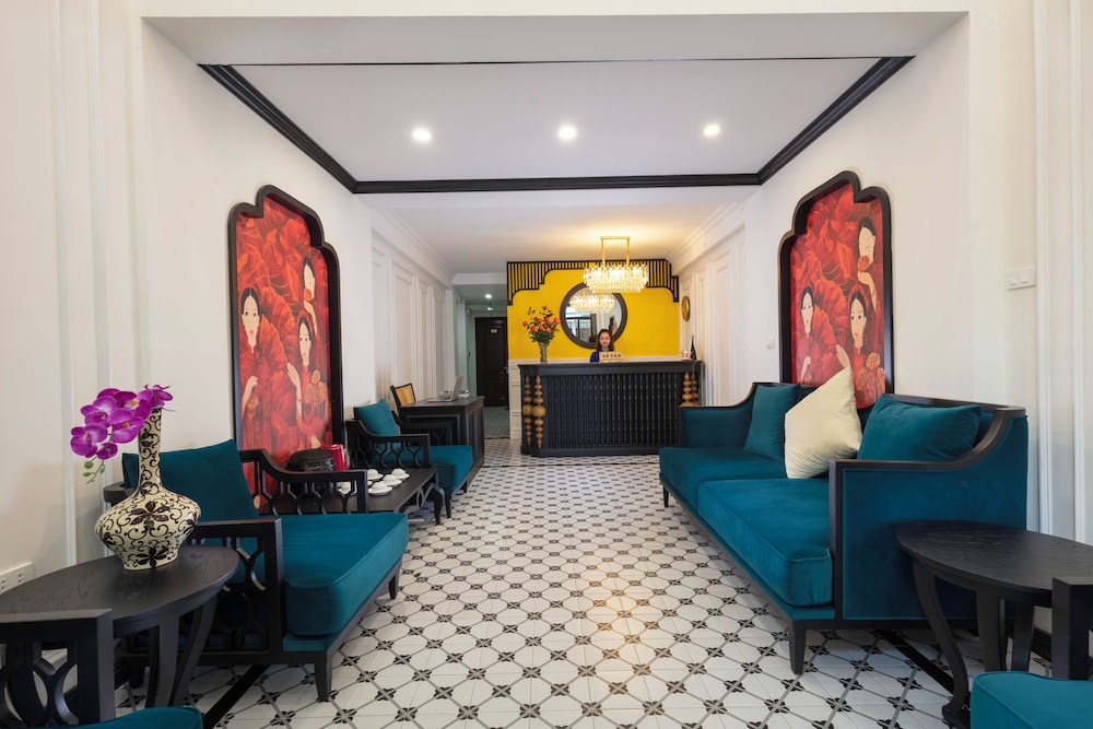 Queen Light Hotel 44/55