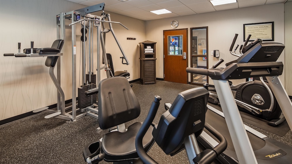 Best Western Plus Chain of Lakes Inn & Suites 17/32