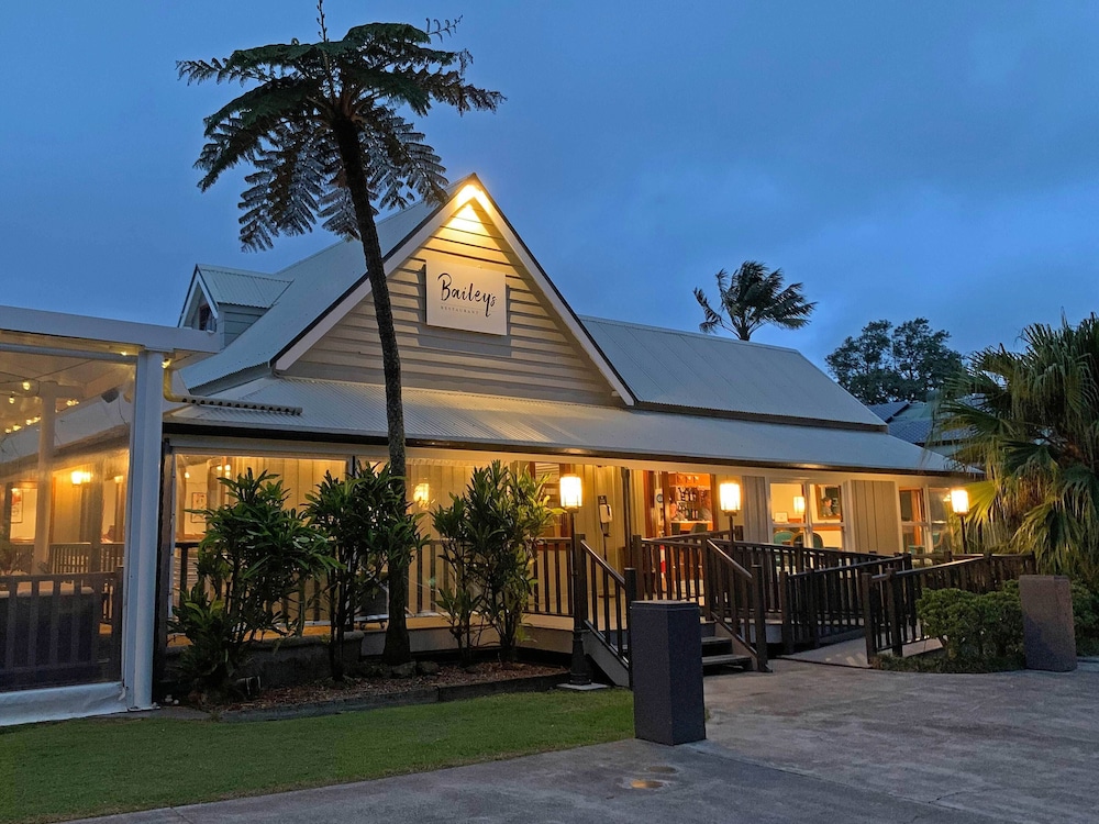 Governors Lodge Resort Hotel 2/69