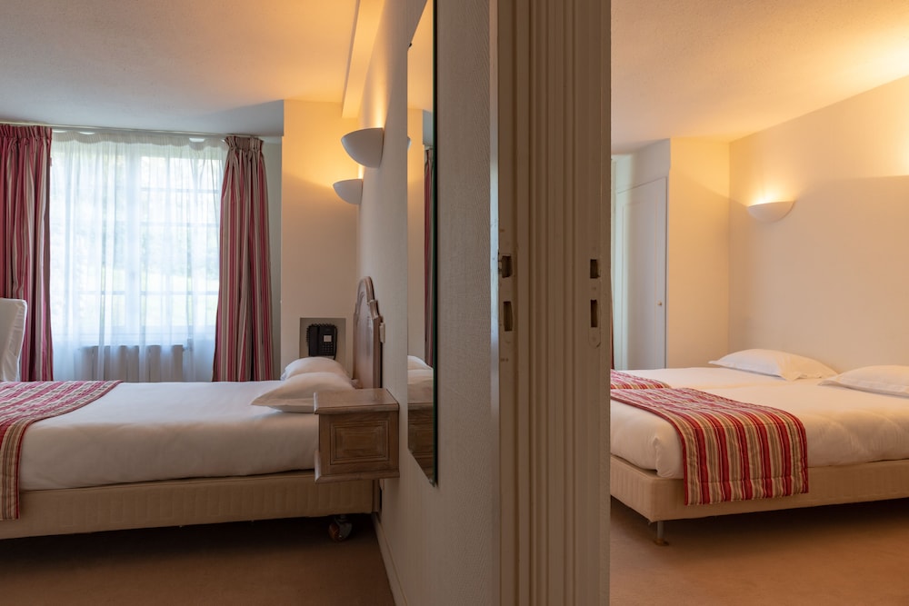 Chateau de Perigny, The Originals Relais 16/36