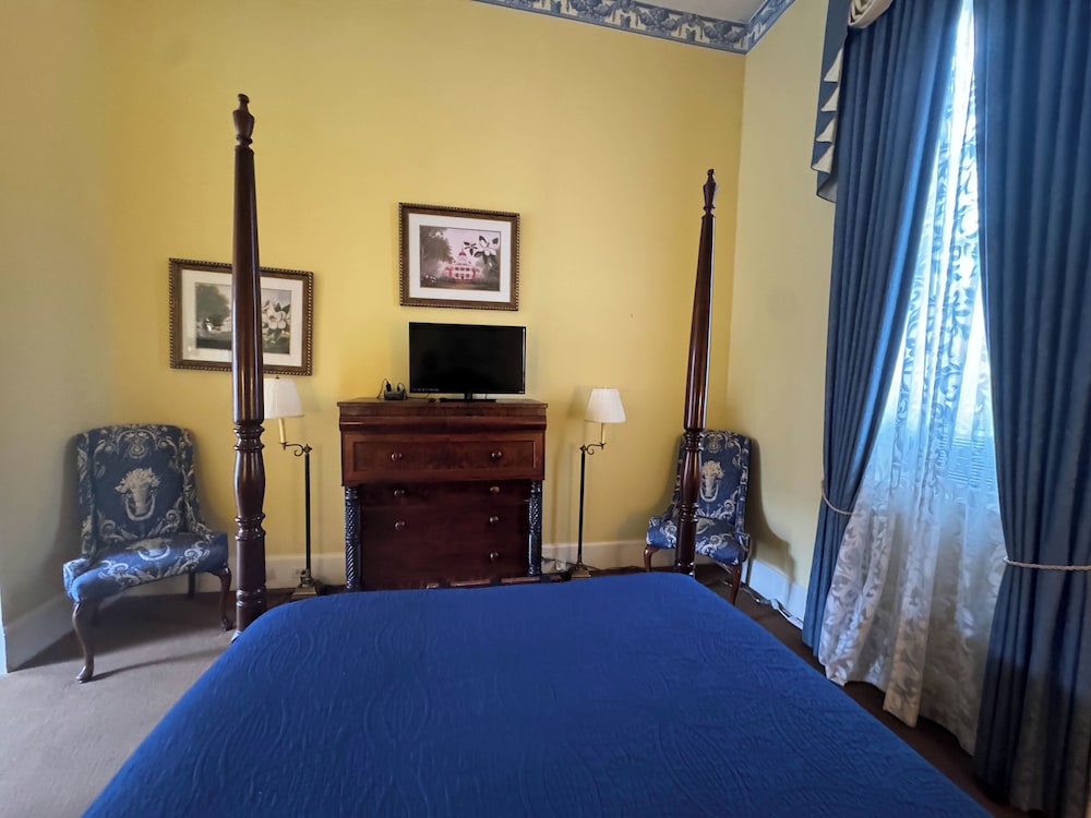 The Guest House Historic Mansion 50/73