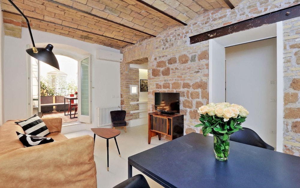 Design Flat for 4 near Colosseum 11/24