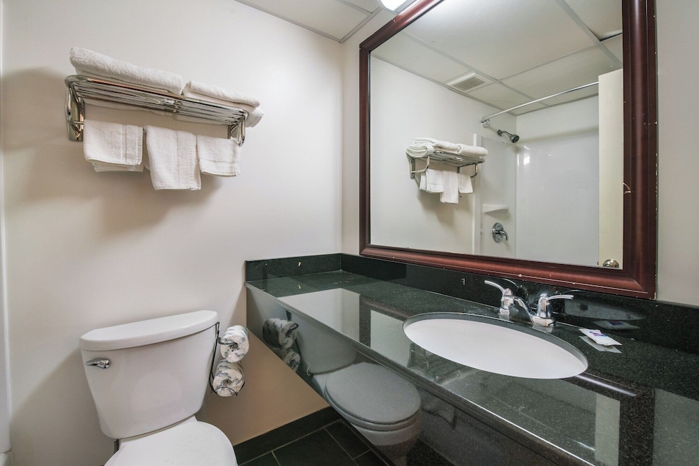 Motel6 Tinton Falls, NJ - Neptune 32/38