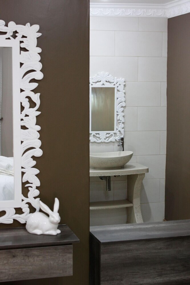 Tuscany Boutique Hotel 49/50