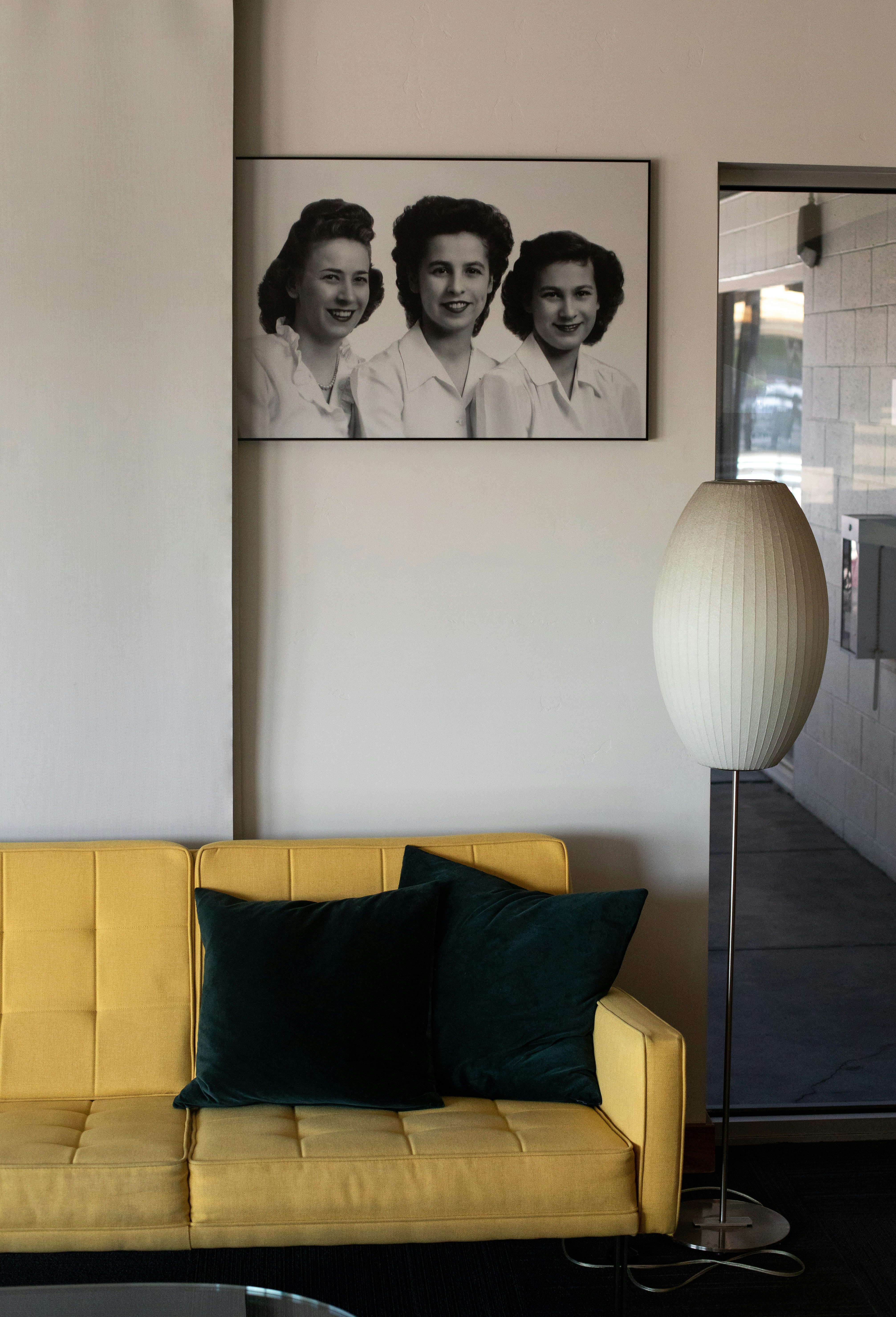 Modern Hotel And Bar 38/48