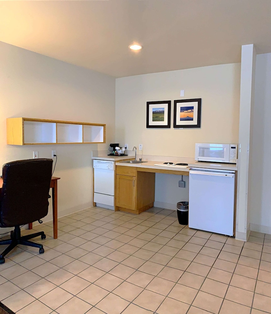 Country Inn & Suites by Radisson, Bend near Pilot Butte 5/50